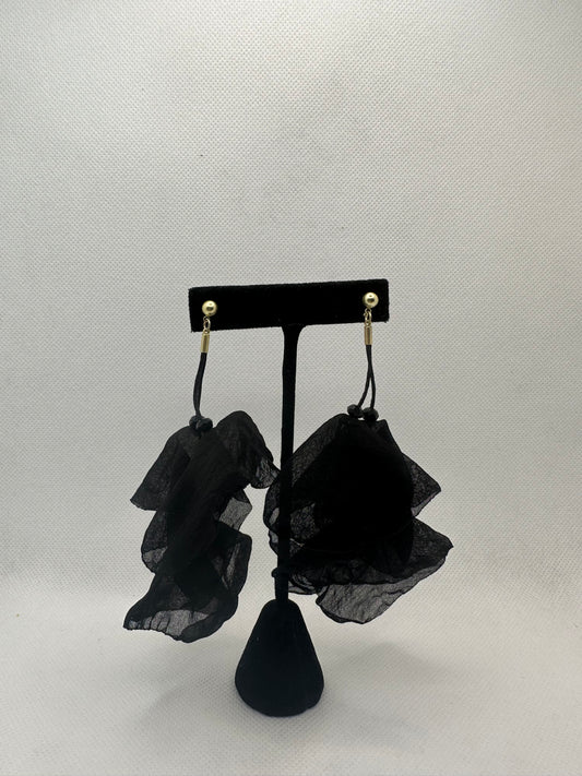 Soft Petal Earrings (short)