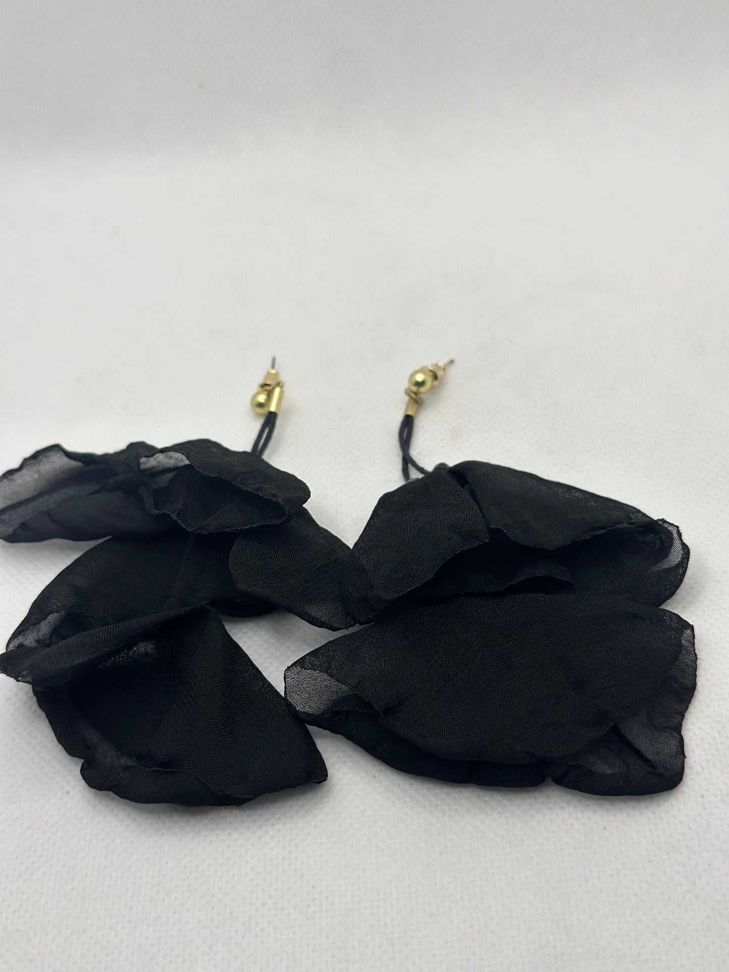 Soft Petal Earrings (short)