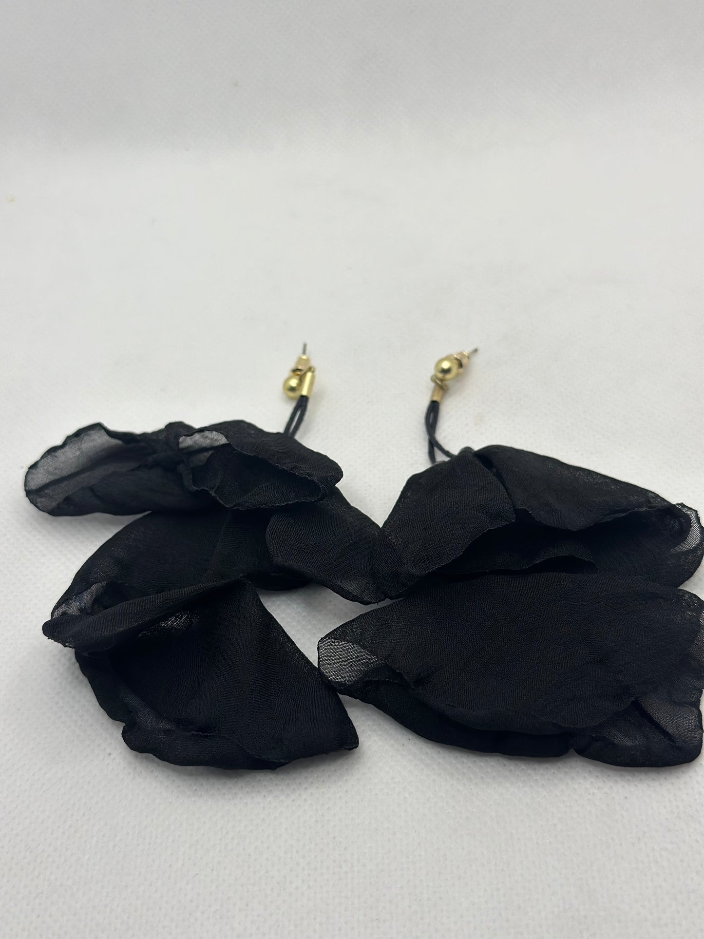 Soft Petal Earrings (short)